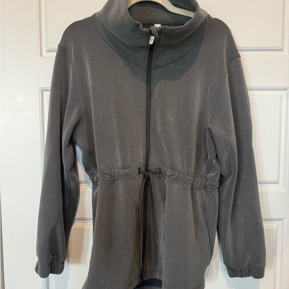 Lululemon Gray Softstreme Zip-Up Jacket SZ 6 NWOT
